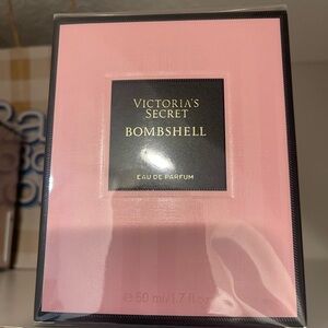 New, parfum bombshell  ,victoria secret,purple pasión fruit,vainillaorchid etc….
